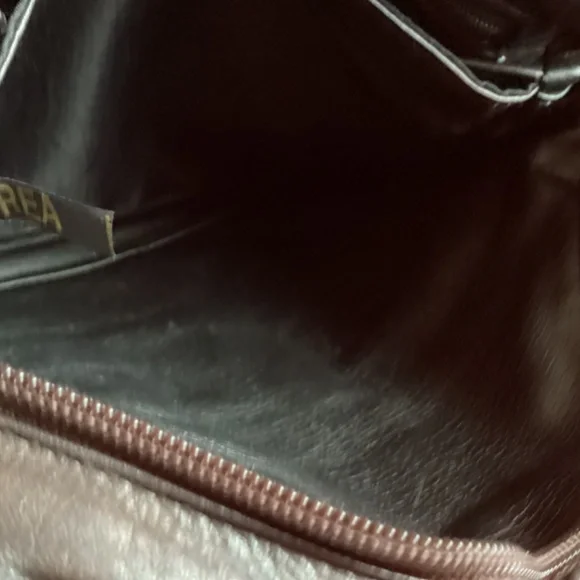 Vintage Perlina Leather Crossbody Handbag - Picture 8 of 9